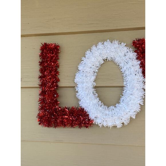 20” Red White Tinsel LOVE Valentines Day Wreath Door Hanger Swag Wall Decor - Picture 6 of 8